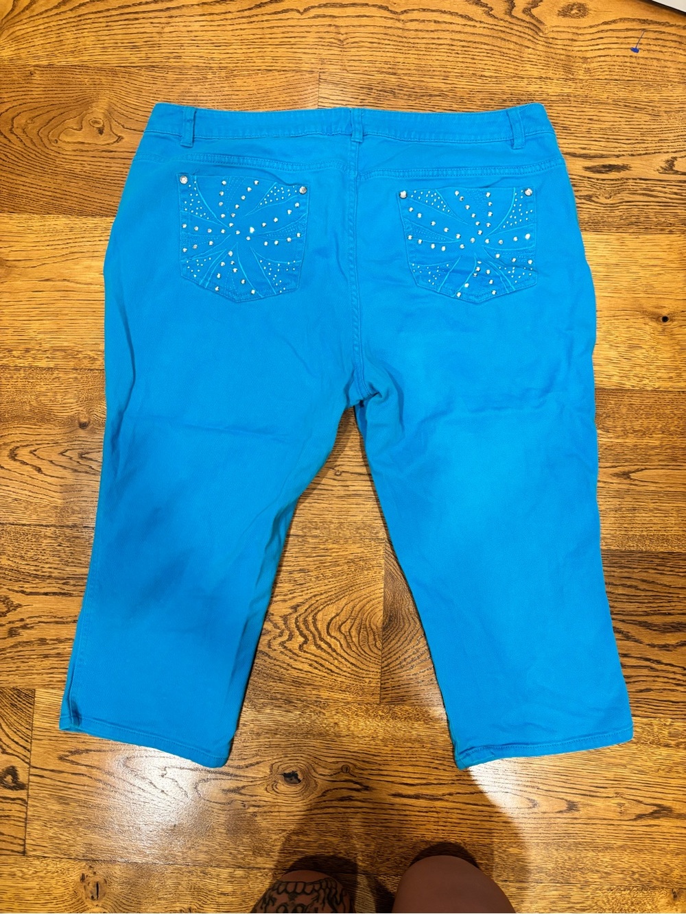 Faded Glory Size 18w 98% Cotton Gorgeous Blue Capri Pant W/ Rhinestone Accents